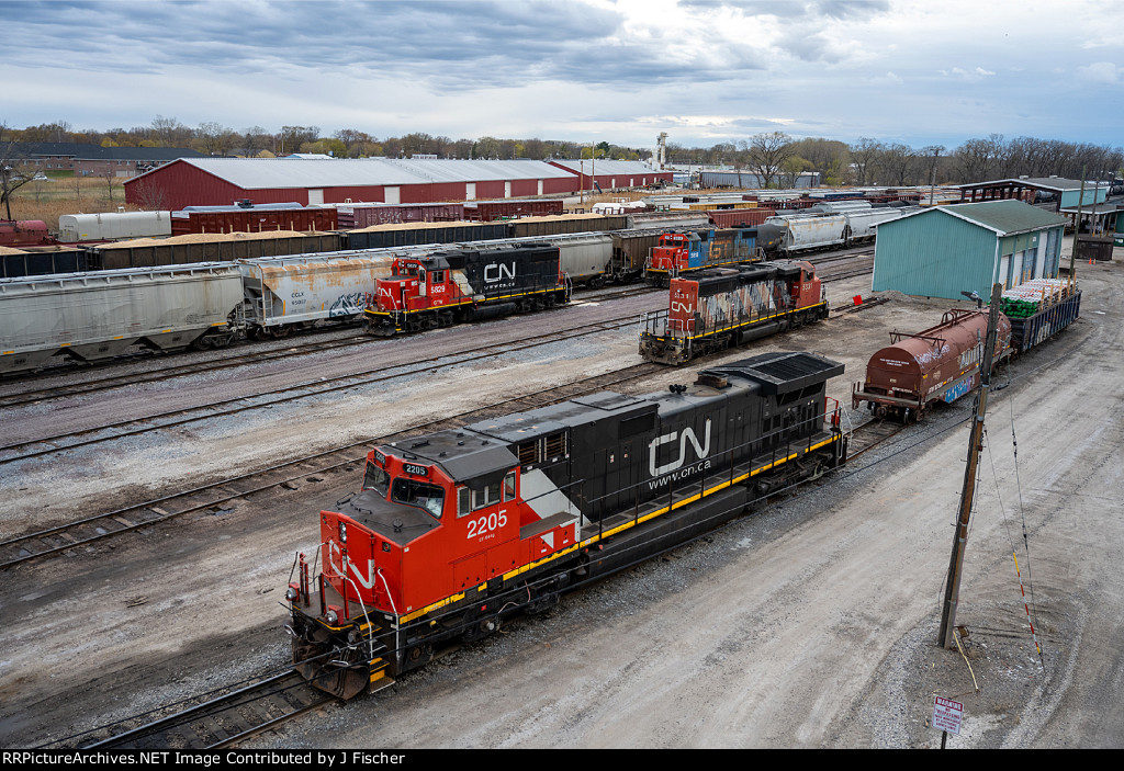 CN 2205